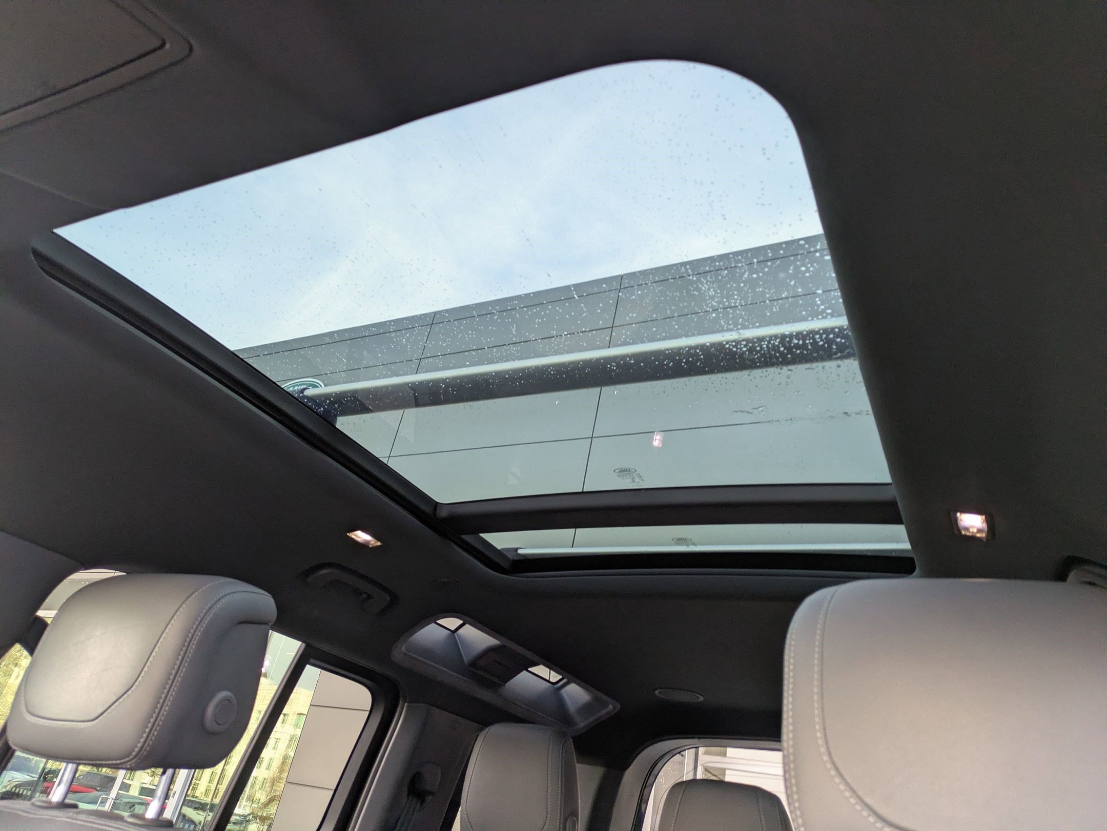 Used 2022 Land Rover Defender 110 X-Dynamic HSE image 25