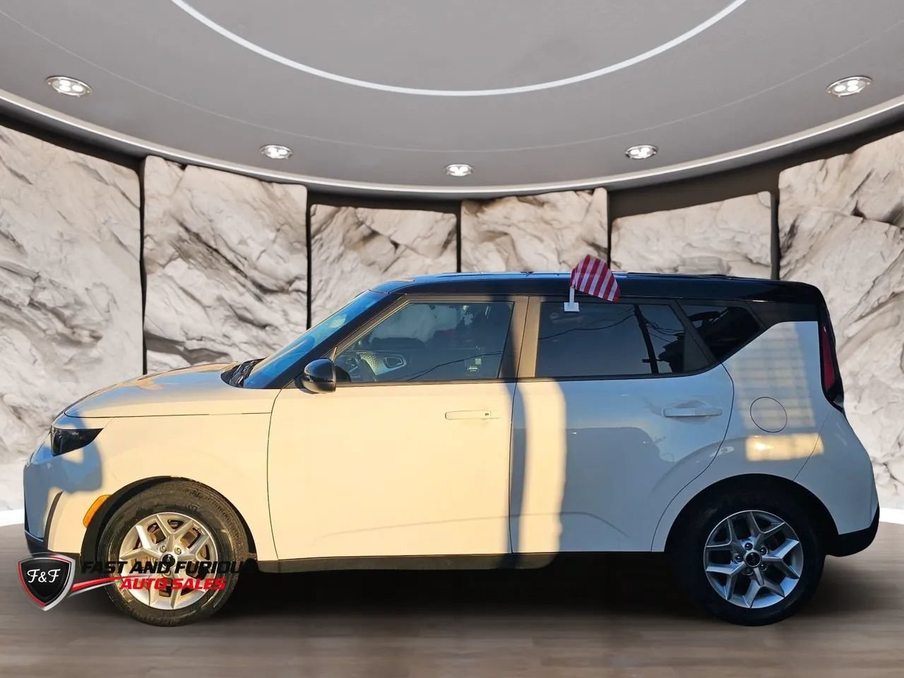 Used 2023 Kia Soul S FWD image 4