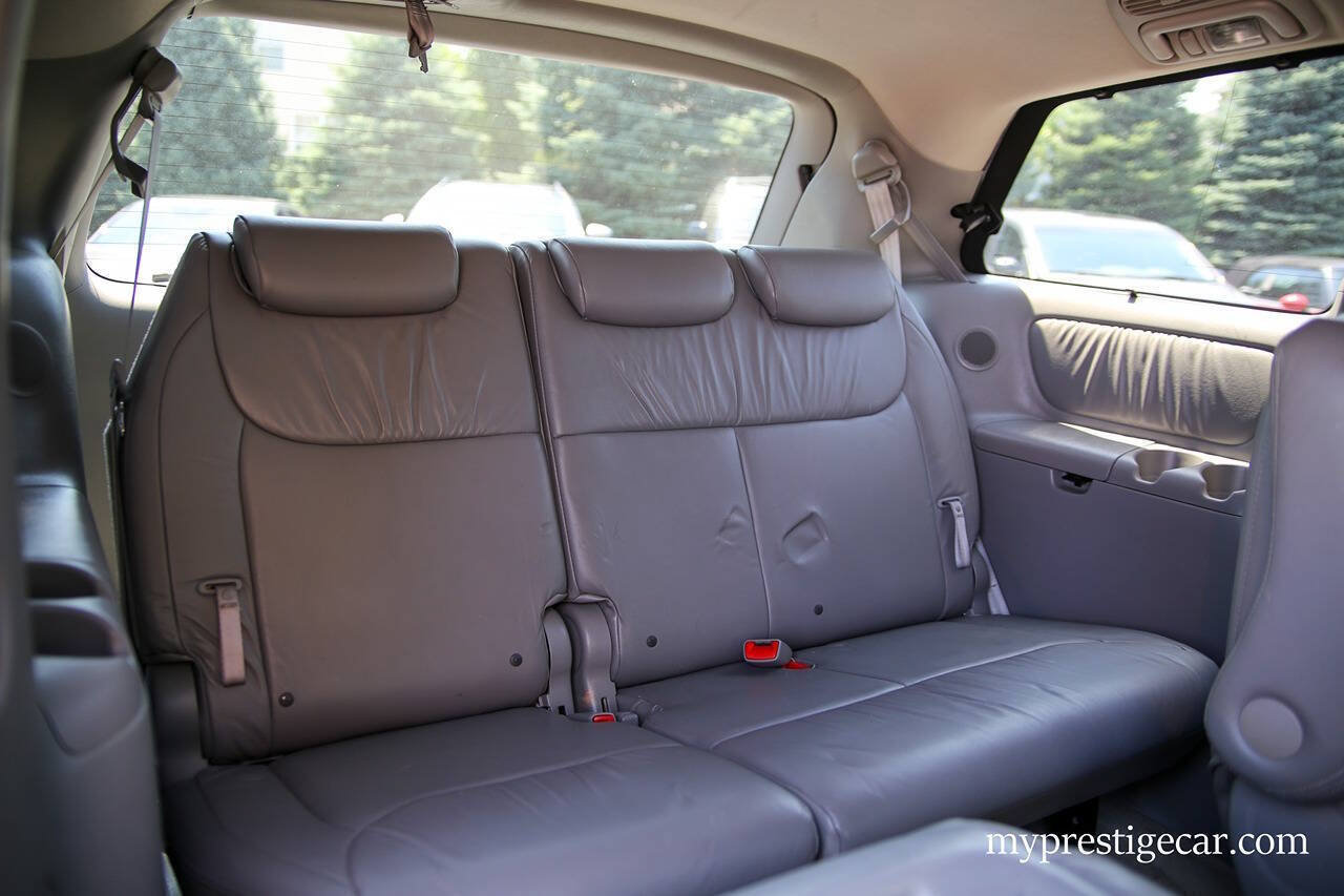 Used 2010 Toyota Sienna XLE Limited w/ XLE Limited Pkg 2 AWD/4WD image 19