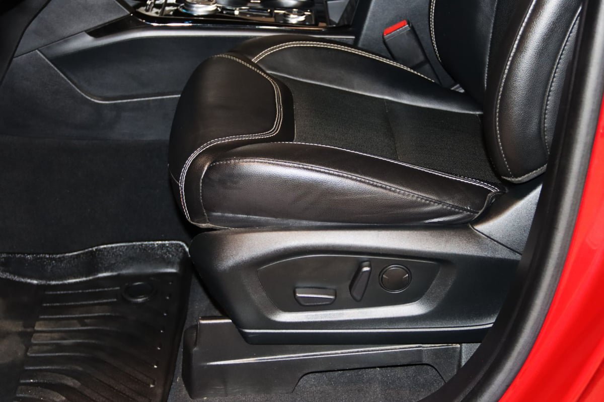Used 2022 Ford Explorer ST w/ Equipment Group 401A AWD/4WD image 40