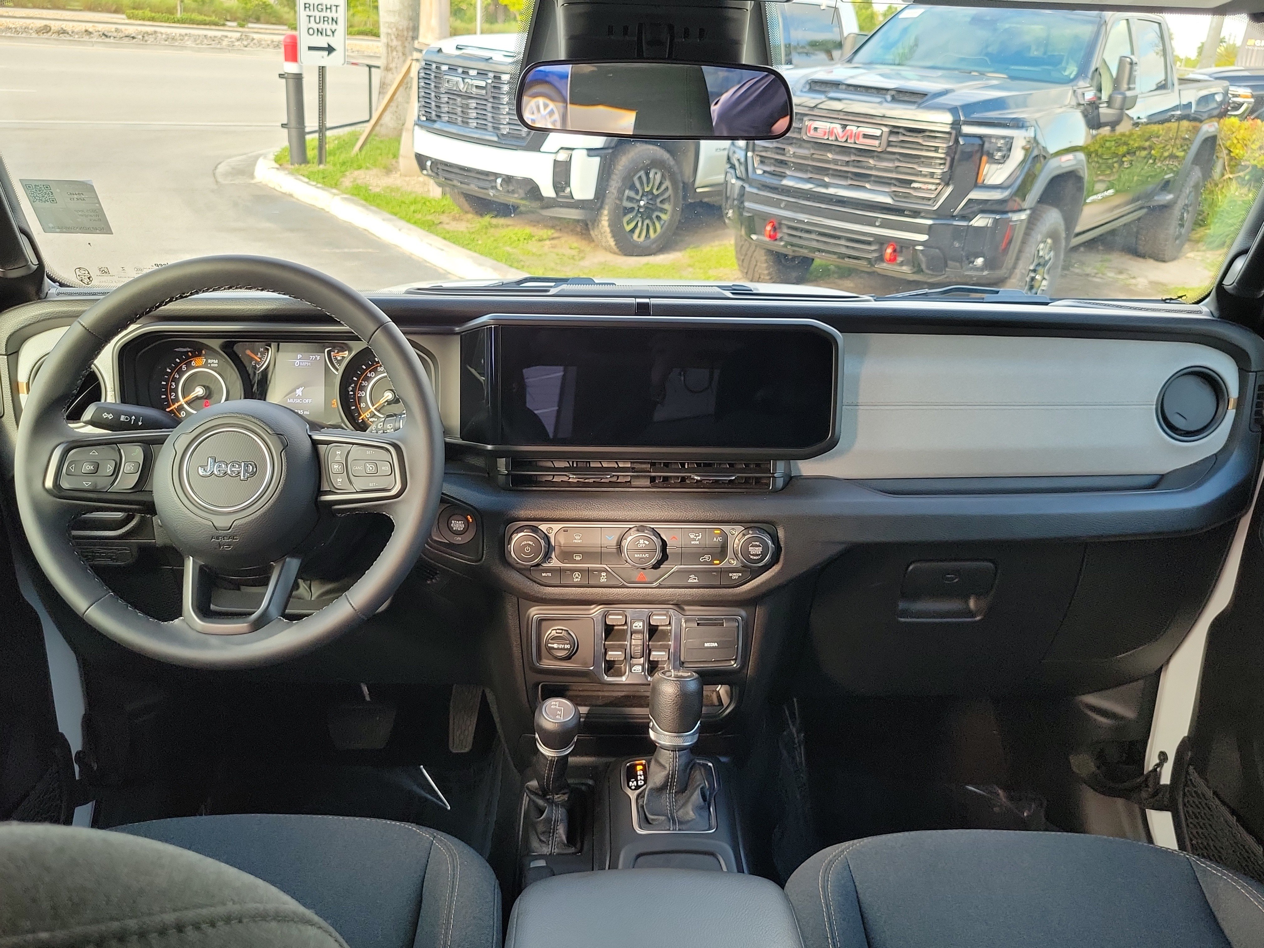 Used 2025 Jeep Wrangler Unlimited Sport AWD/4WD image 16