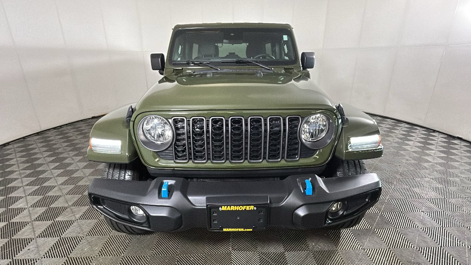 Used 2024 Jeep Wrangler Unlimited w/ Convenience Group AWD/4WD image 9