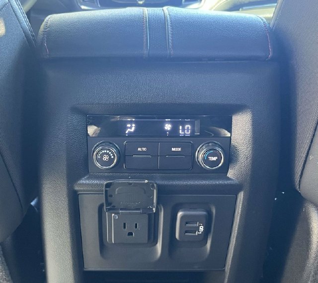 Used 2023 Chevrolet Traverse RS FWD image 32