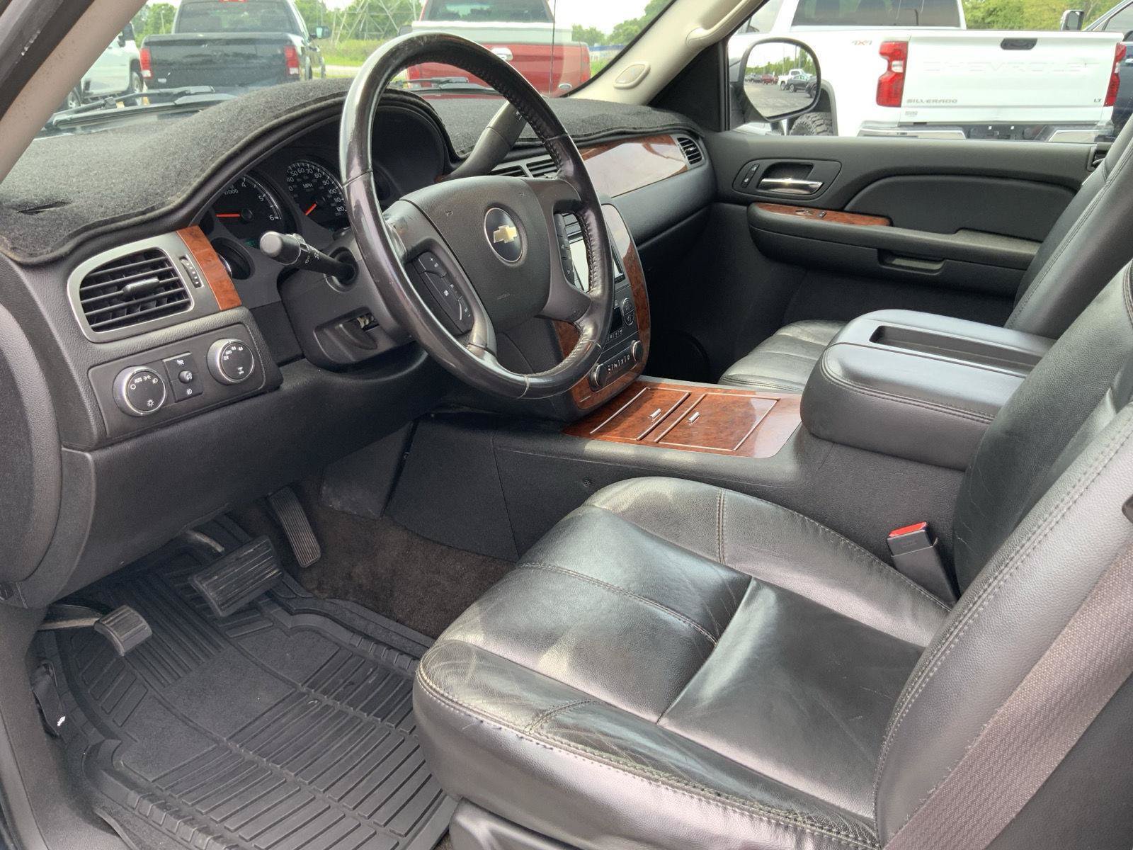 Used 2008 Chevrolet Avalanche LTZ w/ LTZ Preferred Equipment Group AWD/4WD image 25