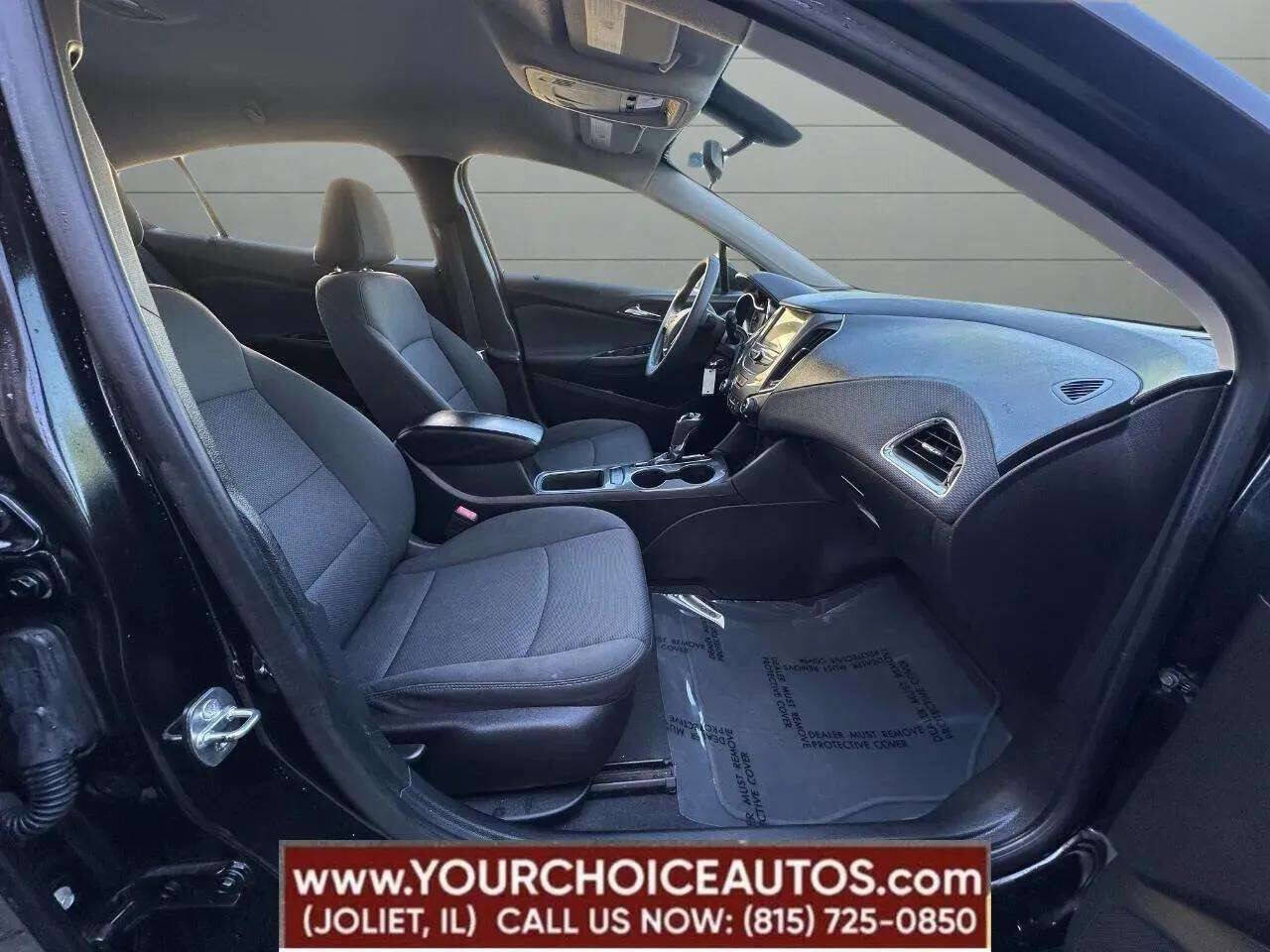 Used 2018 Chevrolet Cruze LT image 34