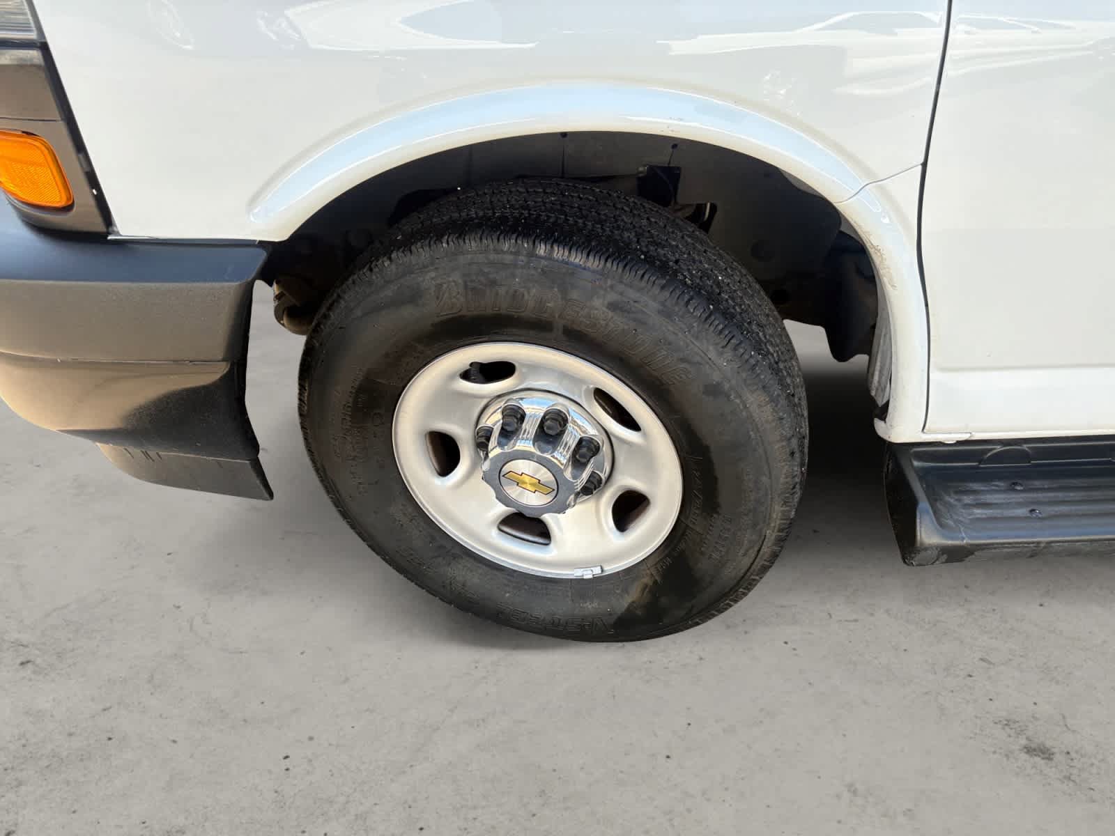 Used 2023 Chevrolet Express 3500 LS RWD image 8