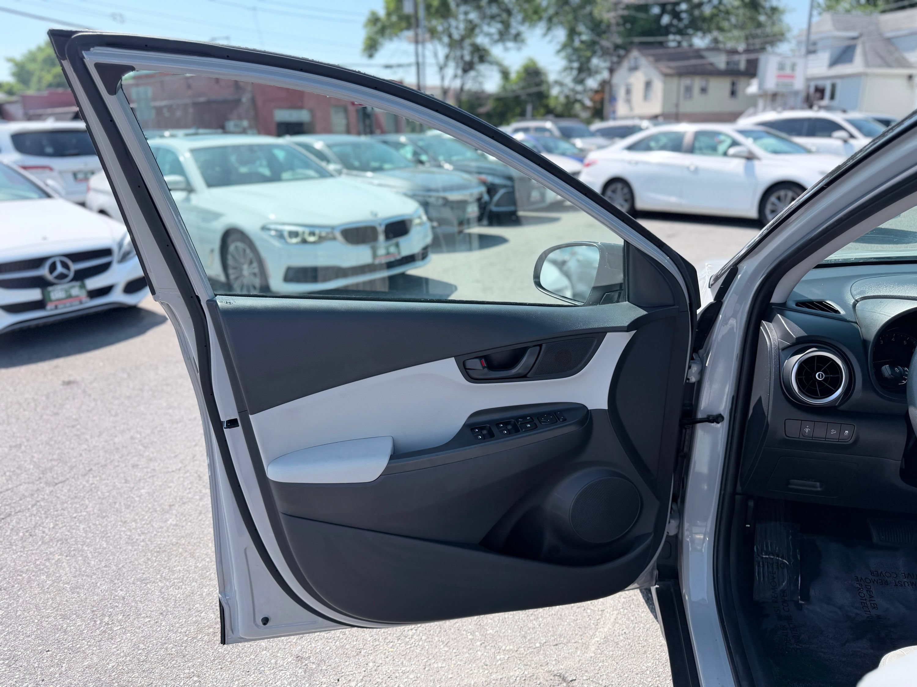 Used 2022 Hyundai Kona SEL AWD/4WD image 11