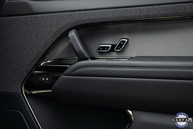 Used 2025 Land Rover Range Rover Sport image 30