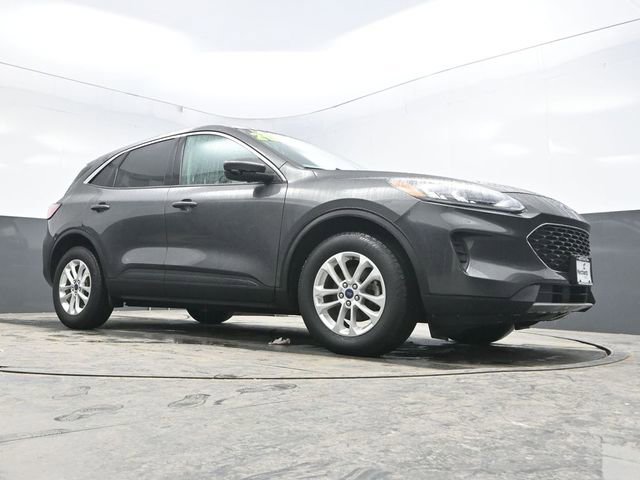Used 2020 Ford Escape SE image 32