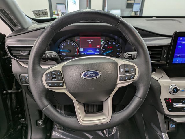 Certified 2022 Ford Explorer XLT w/ Equipment Group 202A image 18