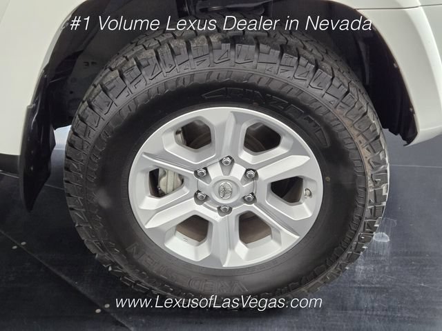 Used 2021 Toyota 4Runner SR5 Premium w/ Moonroof Package AWD/4WD image 9