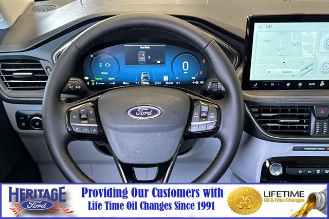 New 2025 Ford Escape SE w/ PHEV Premium Package FWD image 11