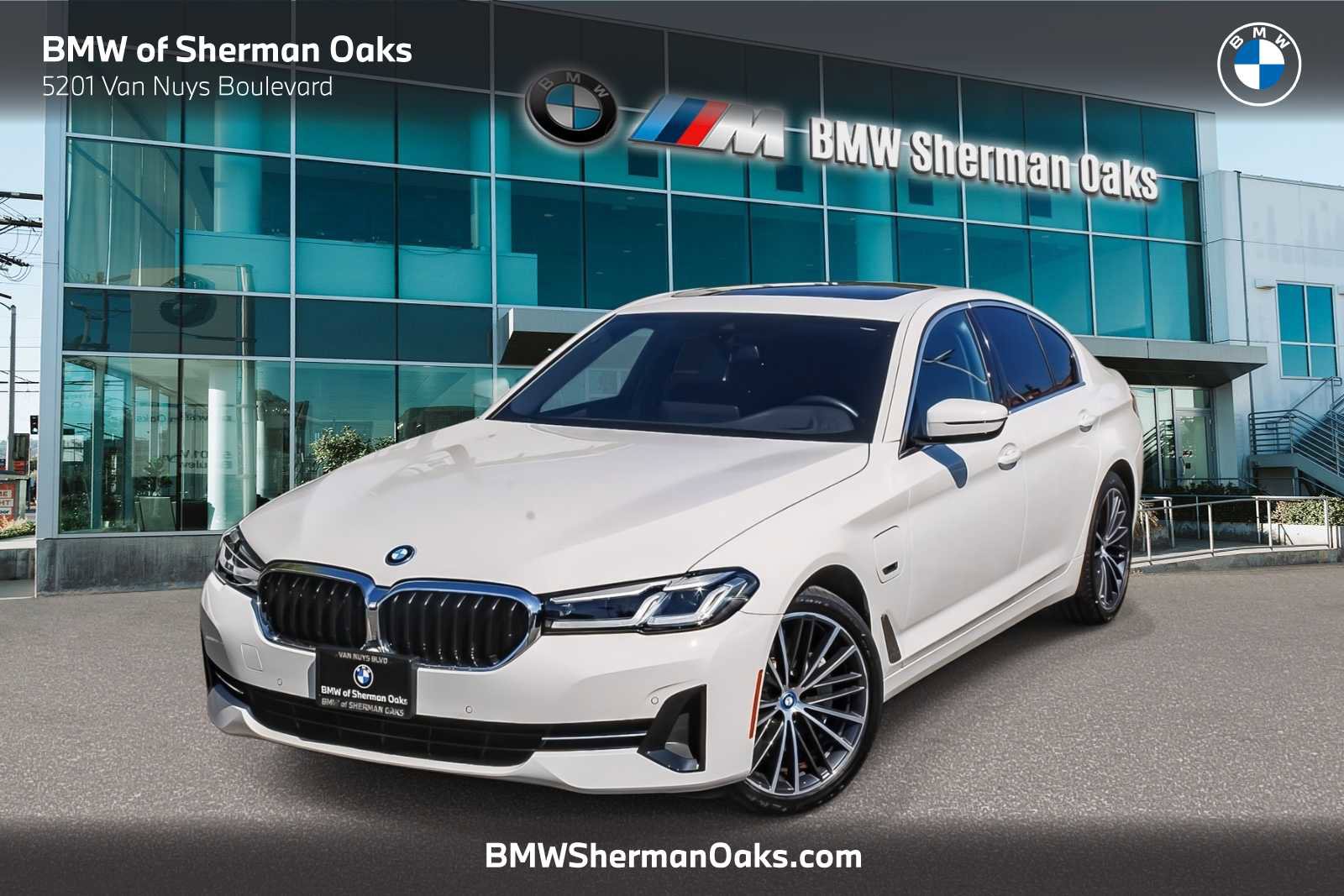 Certified 2023 BMW 530e RWD image 1