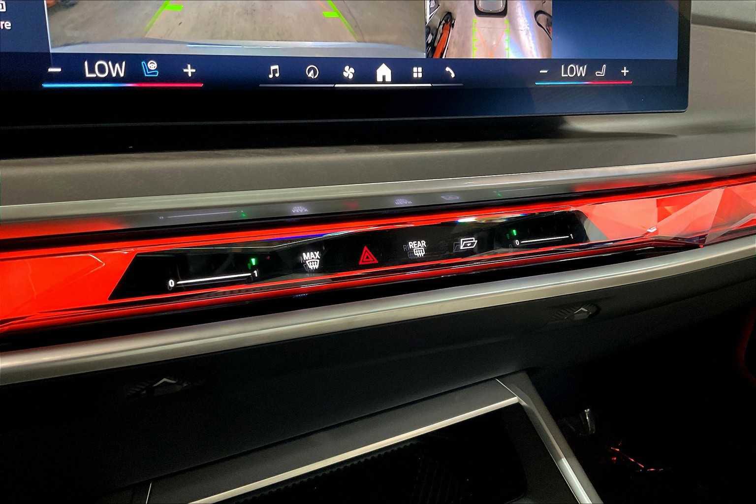 Used 2025 BMW i7 xDrive60 w/ Executive Package image 36