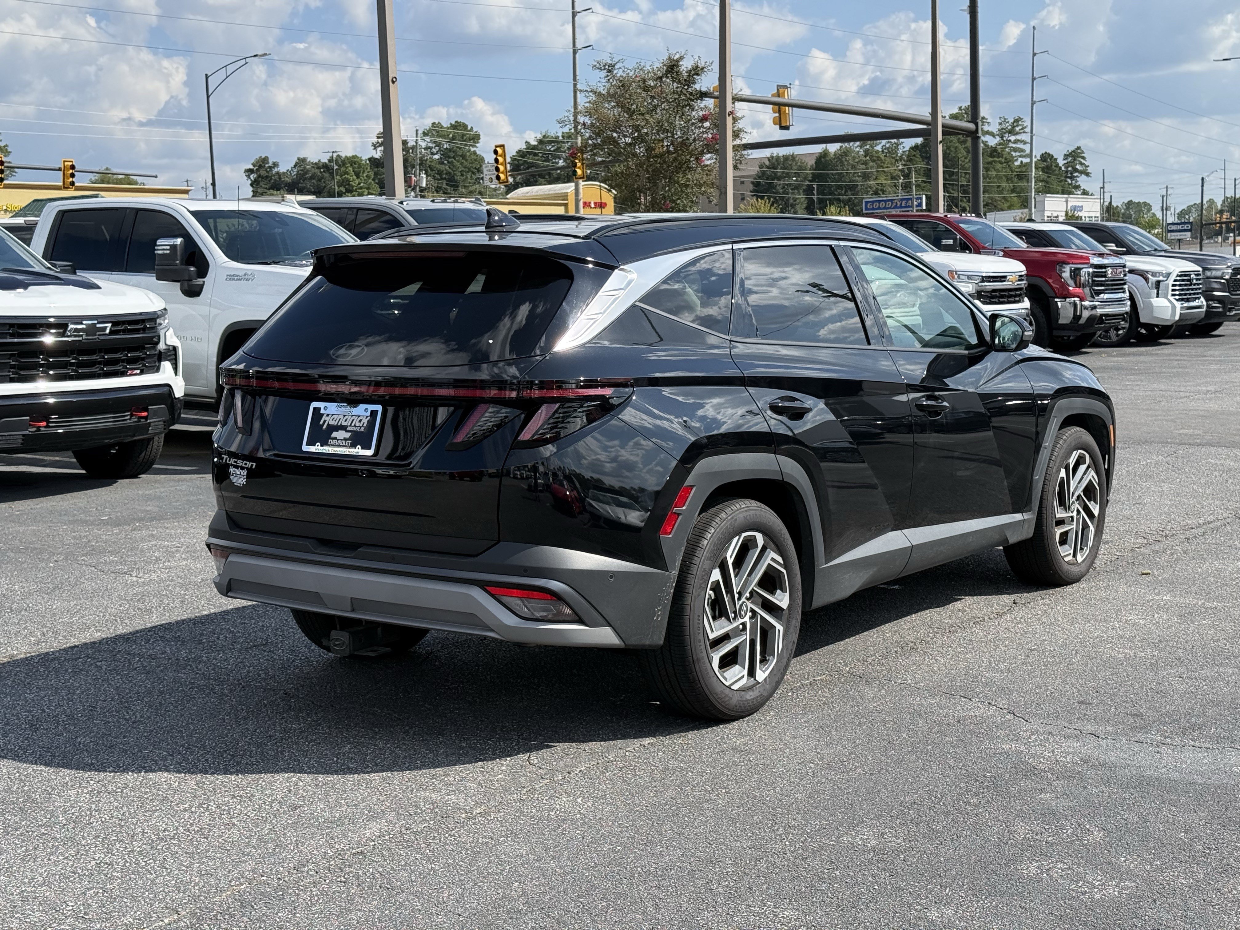 Used 2025 Hyundai Tucson Limited FWD image 33