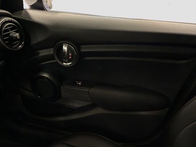 Used 2020 MINI Cooper 4-Door Hardtop image 19