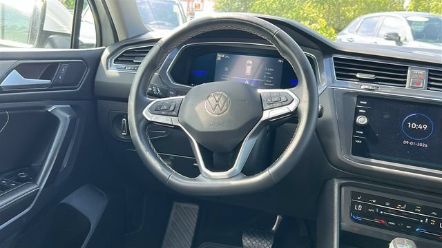 Used 2022 Volkswagen Tiguan SE AWD/4WD image 24