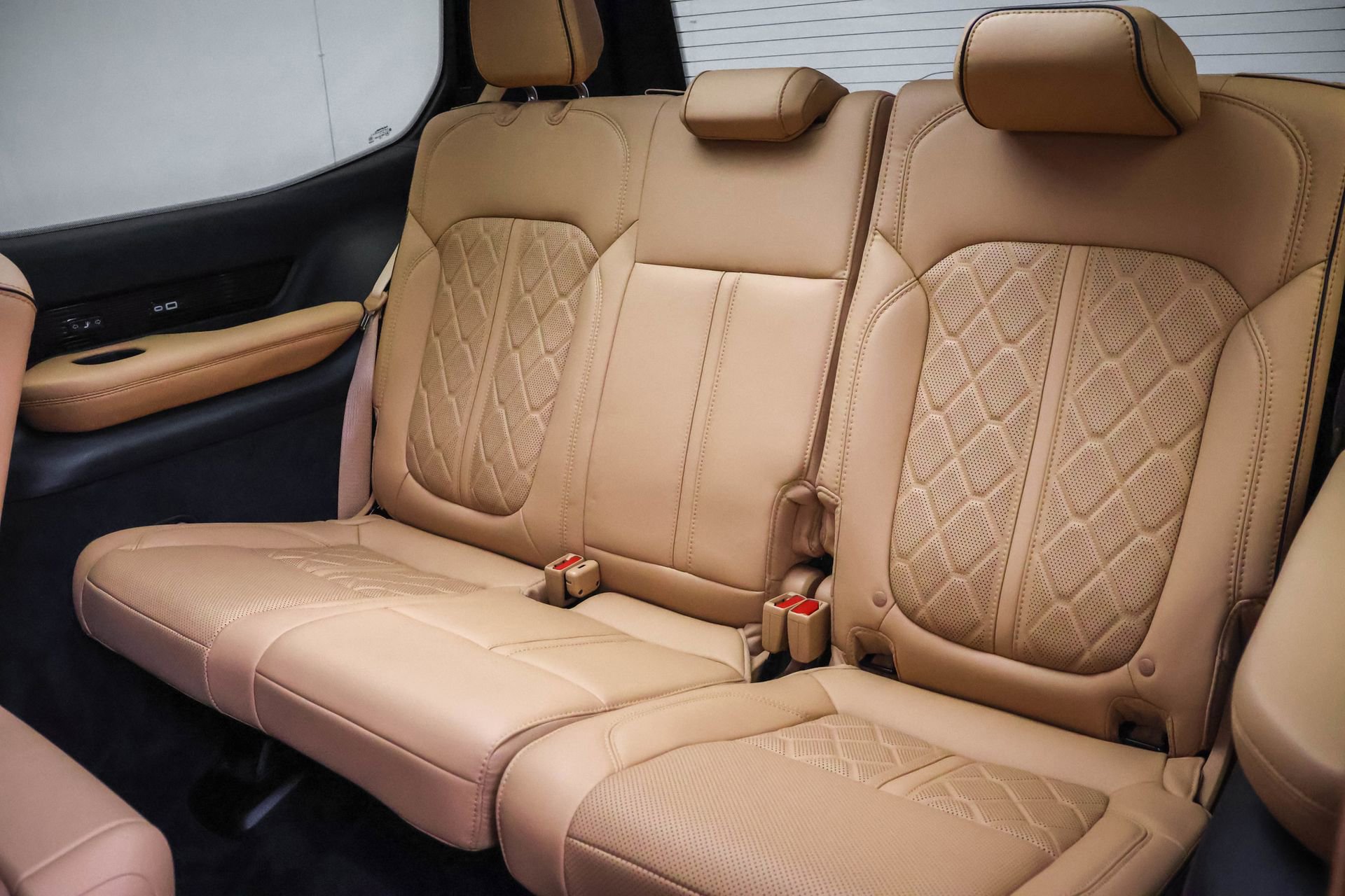 Used 2024 Jeep Grand Wagoneer Series III w/ Rear Seat Video Group 1 AWD/4WD image 26