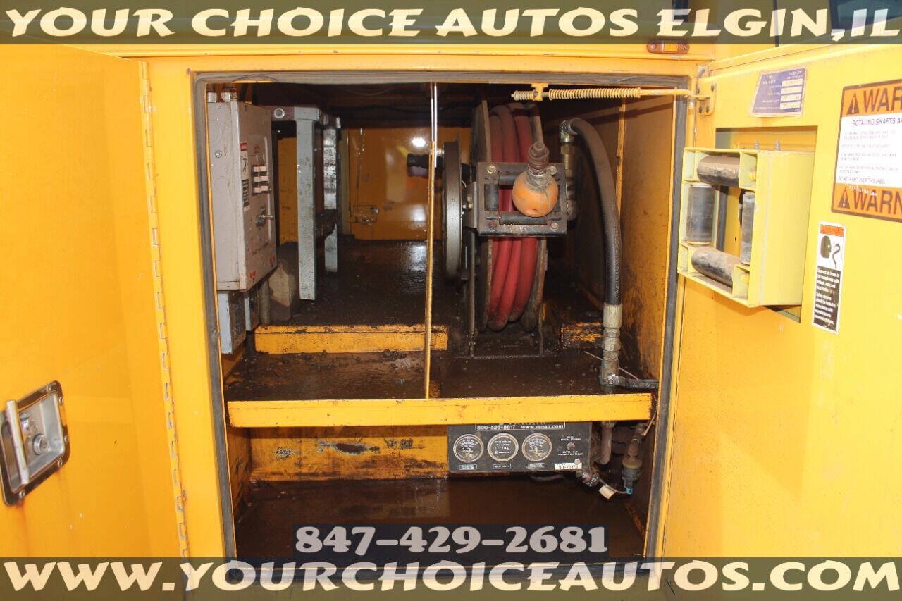 Used 2009 Ford F550 2WD Regular Cab Super Duty image 20
