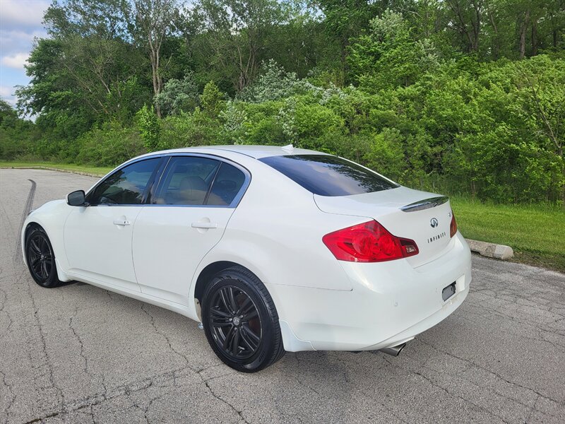 Used 2010 INFINITI G37 x Sedan w/ Premium Pkg AWD/4WD image 4