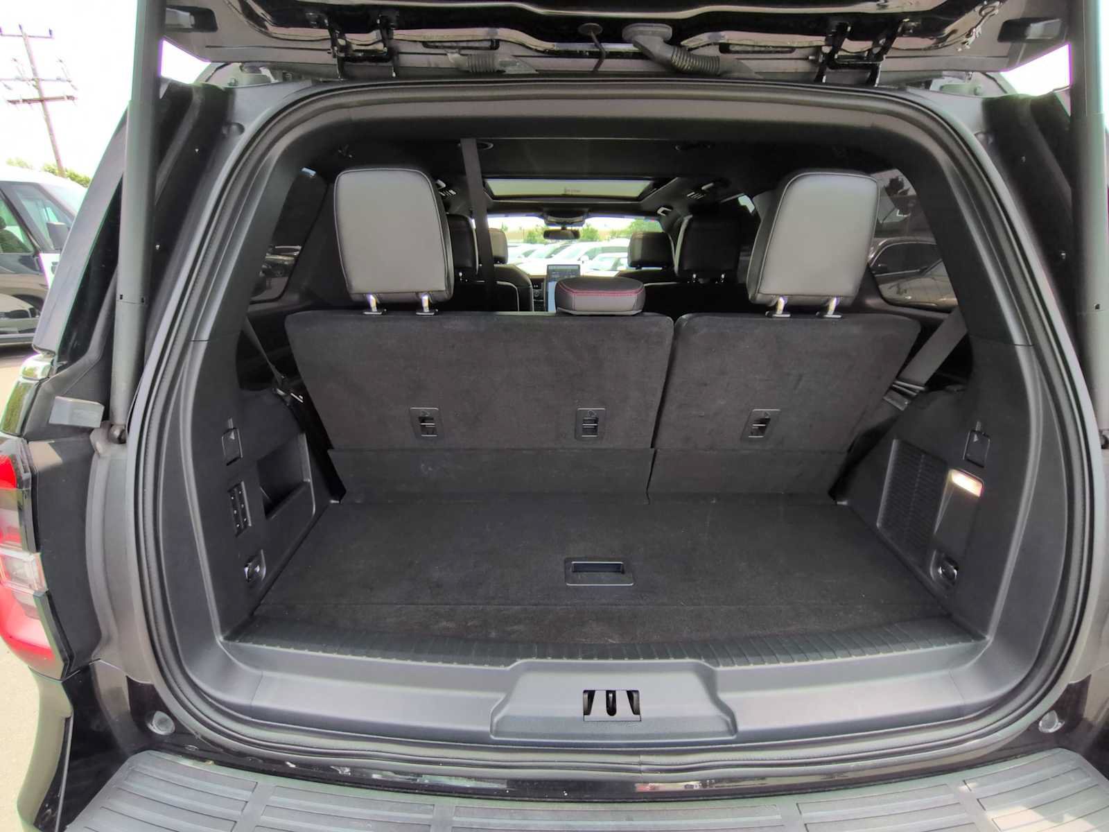 Used 2024 Ford Expedition Limited AWD/4WD image 37