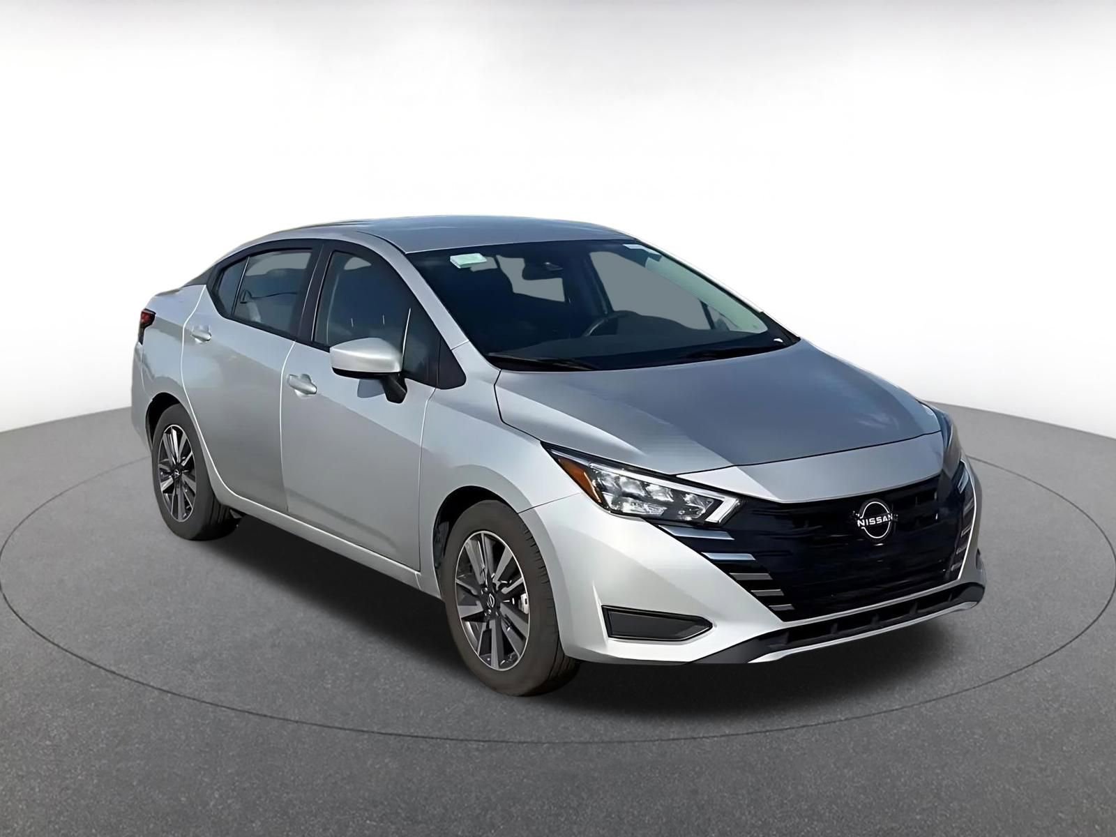Used 2025 Nissan Versa SV FWD image 3