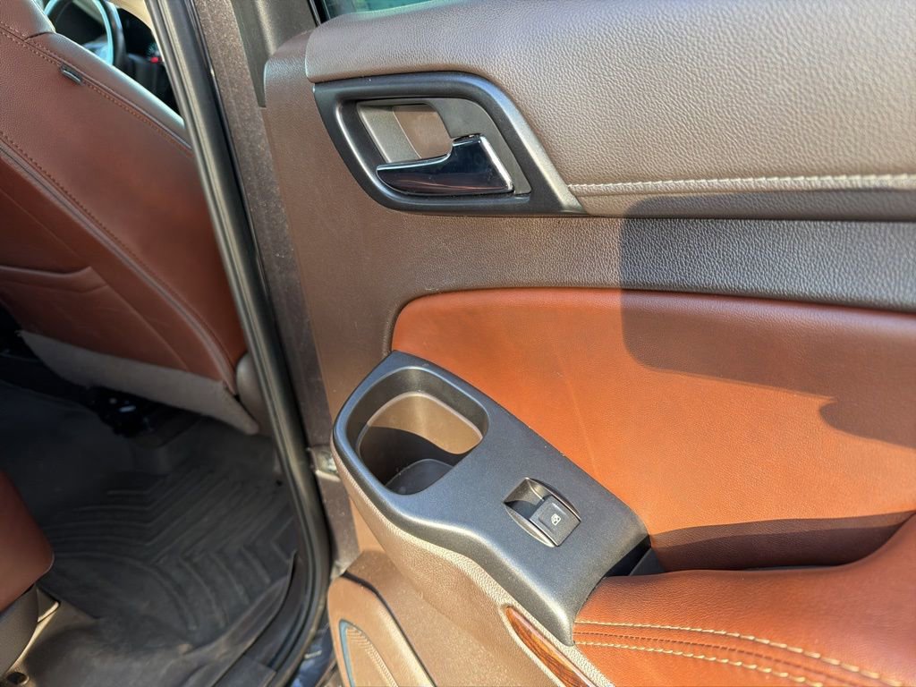 Used 2017 Chevrolet Suburban Premier image 32