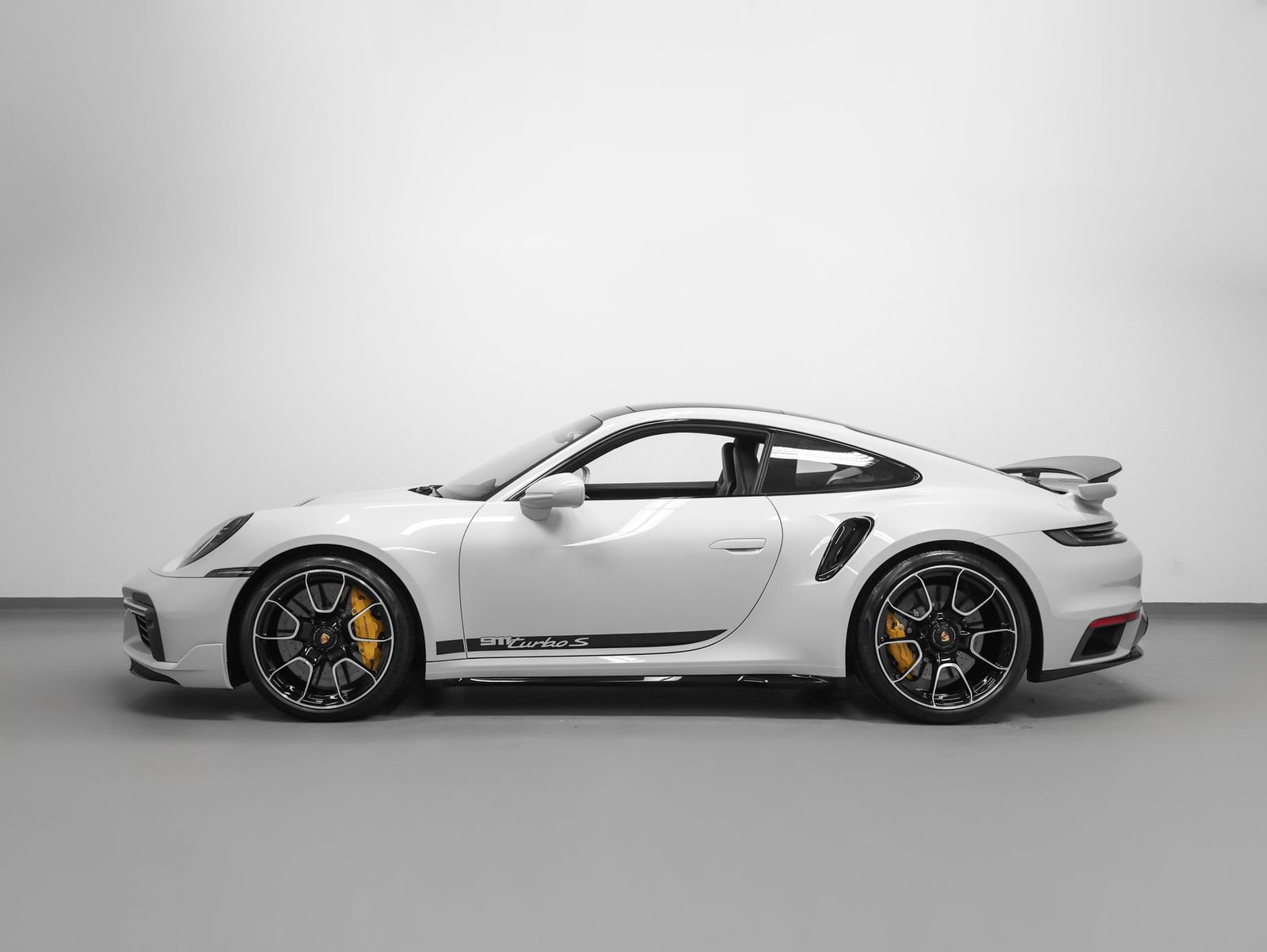 Certified 2025 Porsche 911 Turbo S AWD/4WD image 2