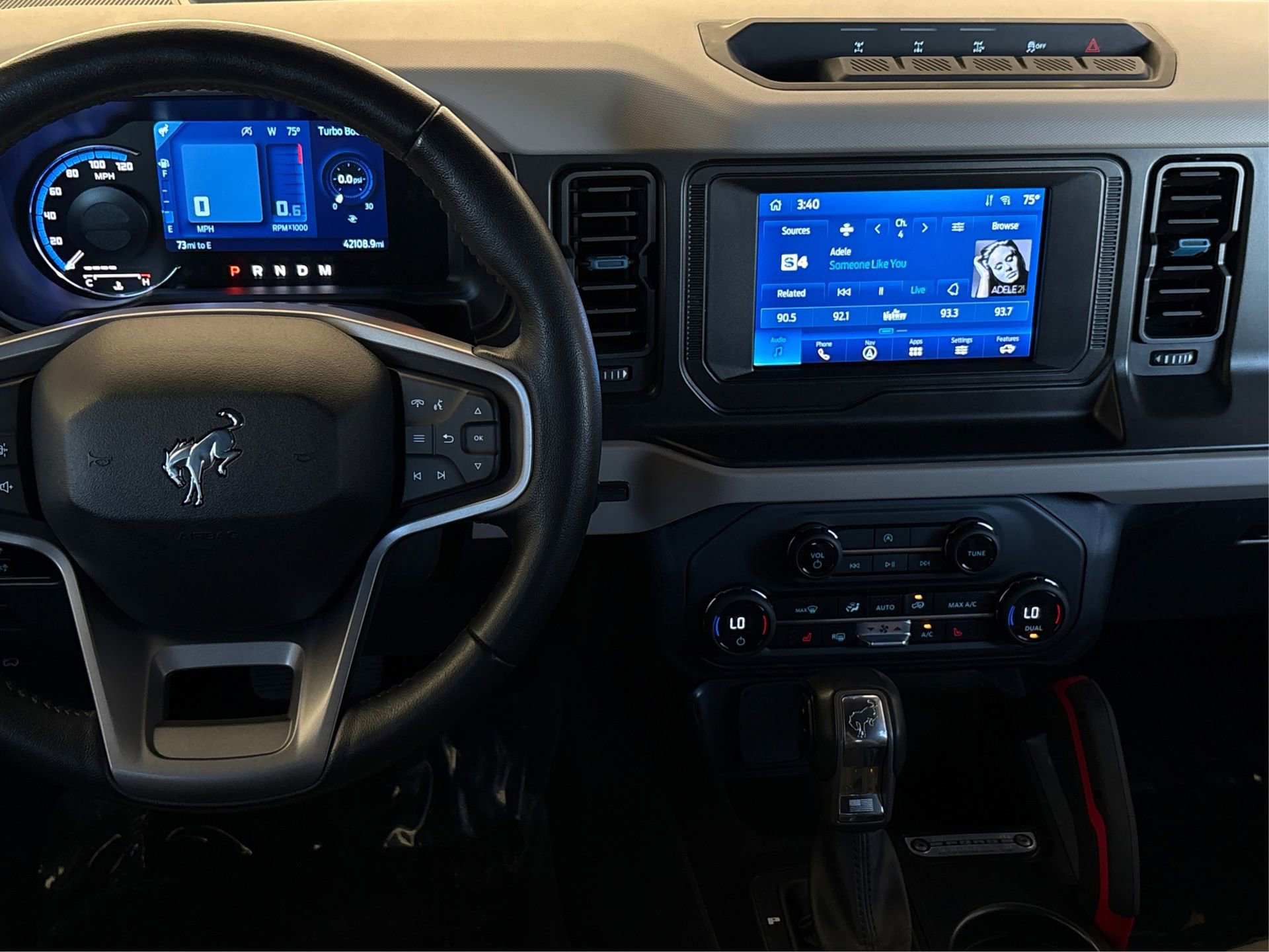 Used 2023 Ford Bronco Wildtrak image 16