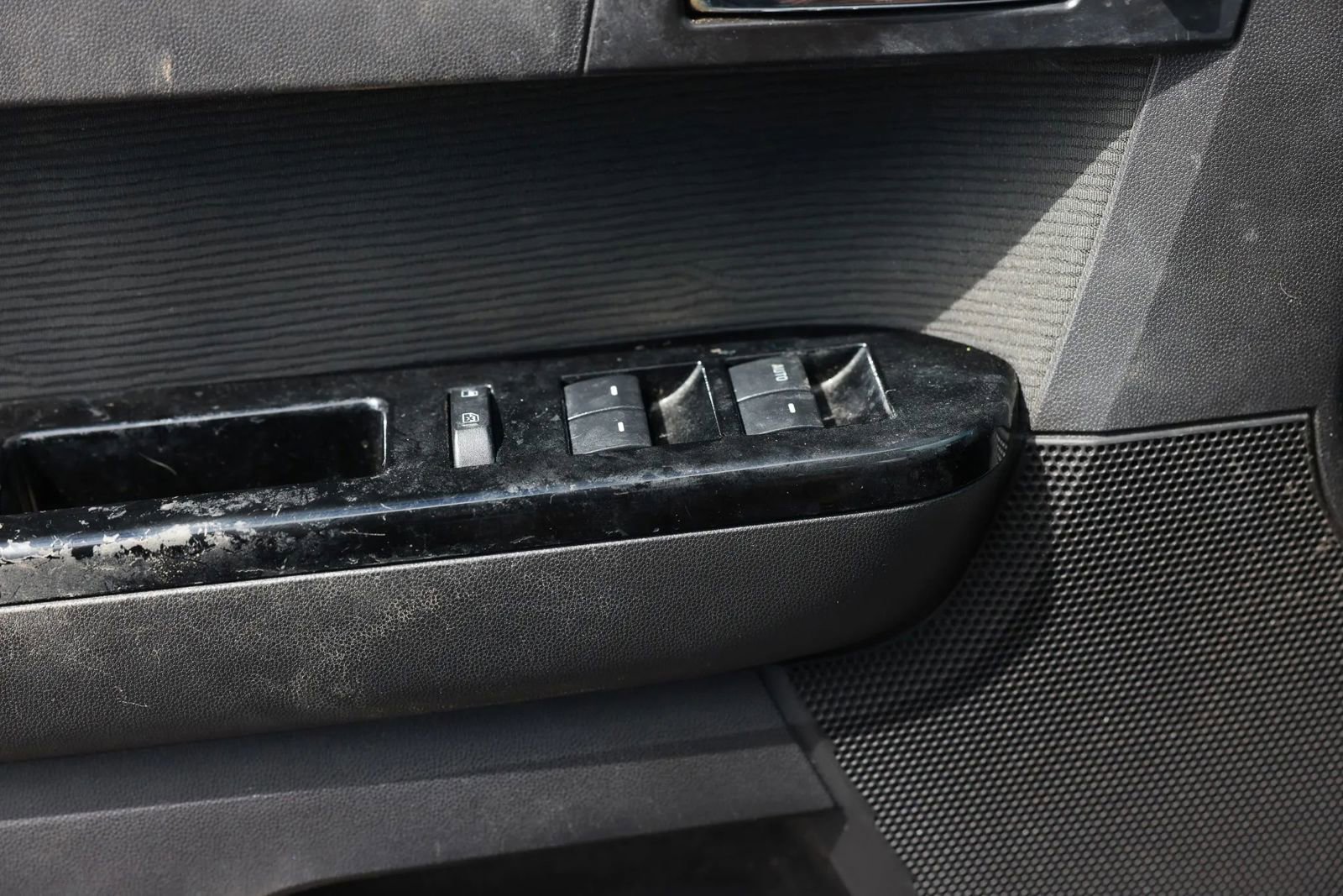 Used 2010 MAZDA Tribute i Sport image 38