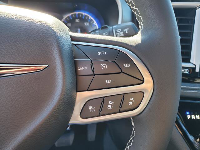 New 2026 Chrysler Pacifica Select image 11