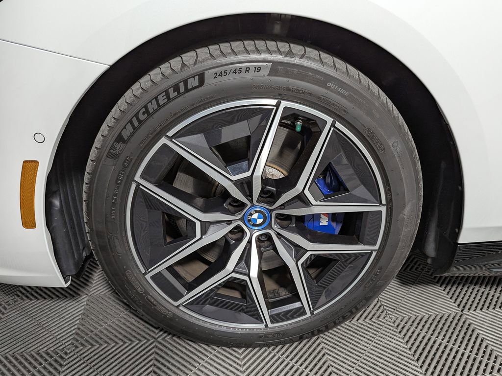 Used 2025 BMW i5 xDrive40 w/ M Sport Package AWD/4WD image 50