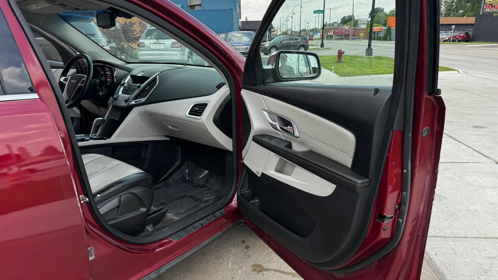 Used 2011 GMC Terrain SLT FWD image 15