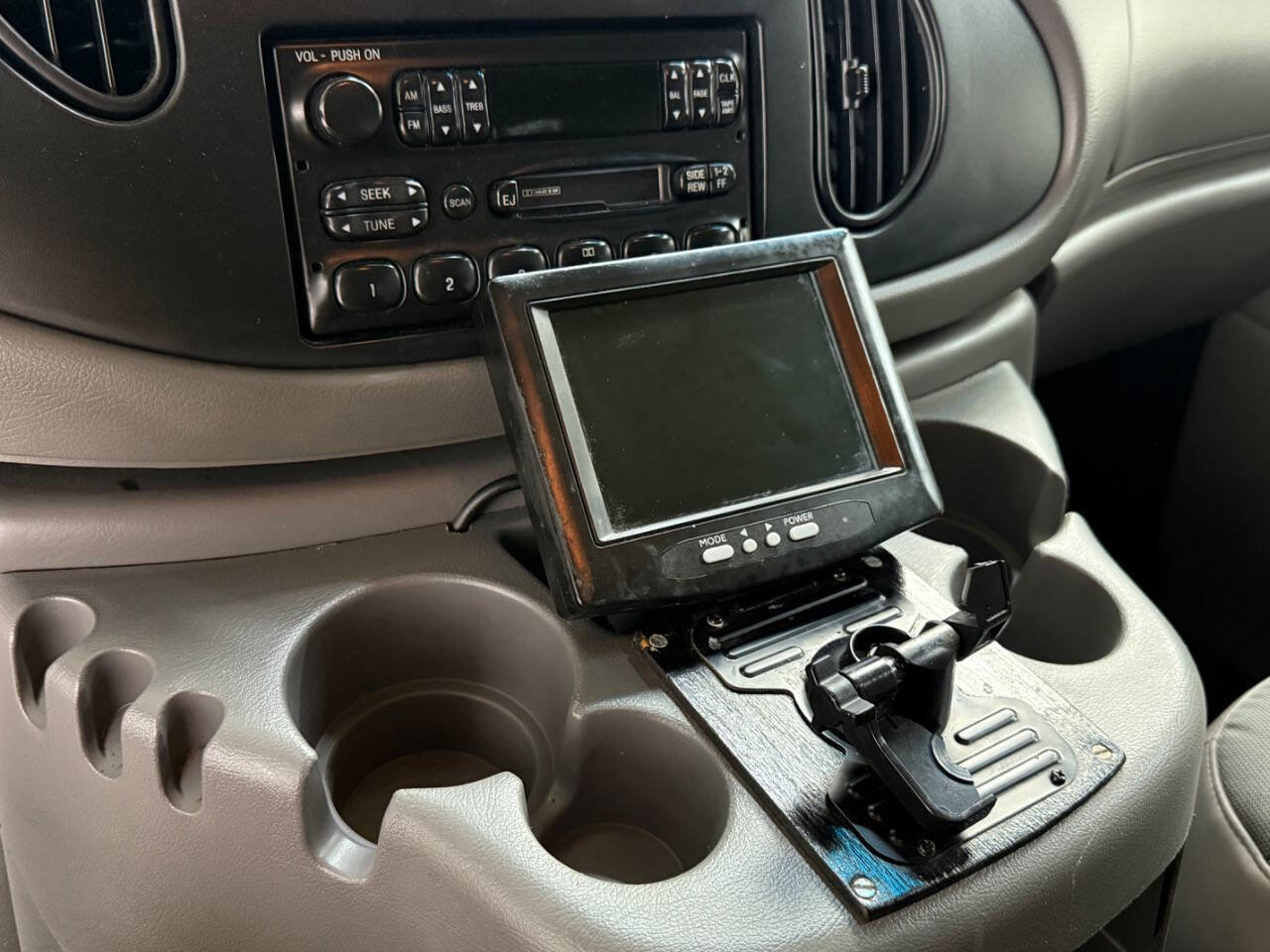 Used 2001 Ford E-350 and Econoline 350 XLT image 50