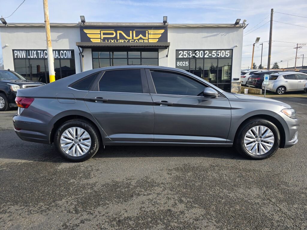 Used 2019 Volkswagen Jetta R-Line FWD image 5
