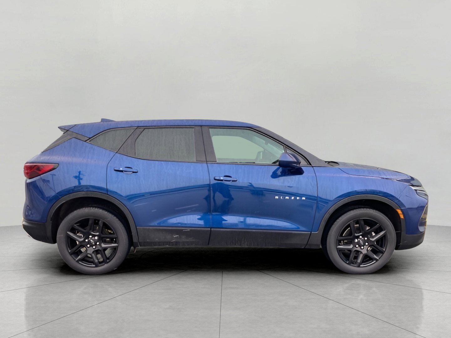 Used 2023 Chevrolet Blazer LT w/ Driver Confidence Package image 4