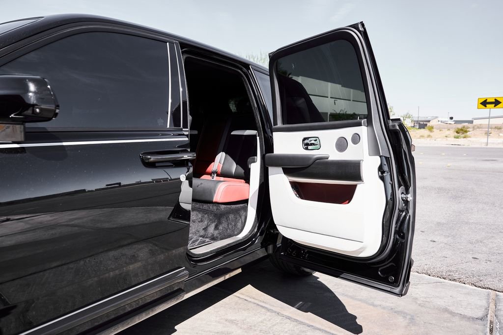 Used 2026 Rolls-Royce Cullinan image 31