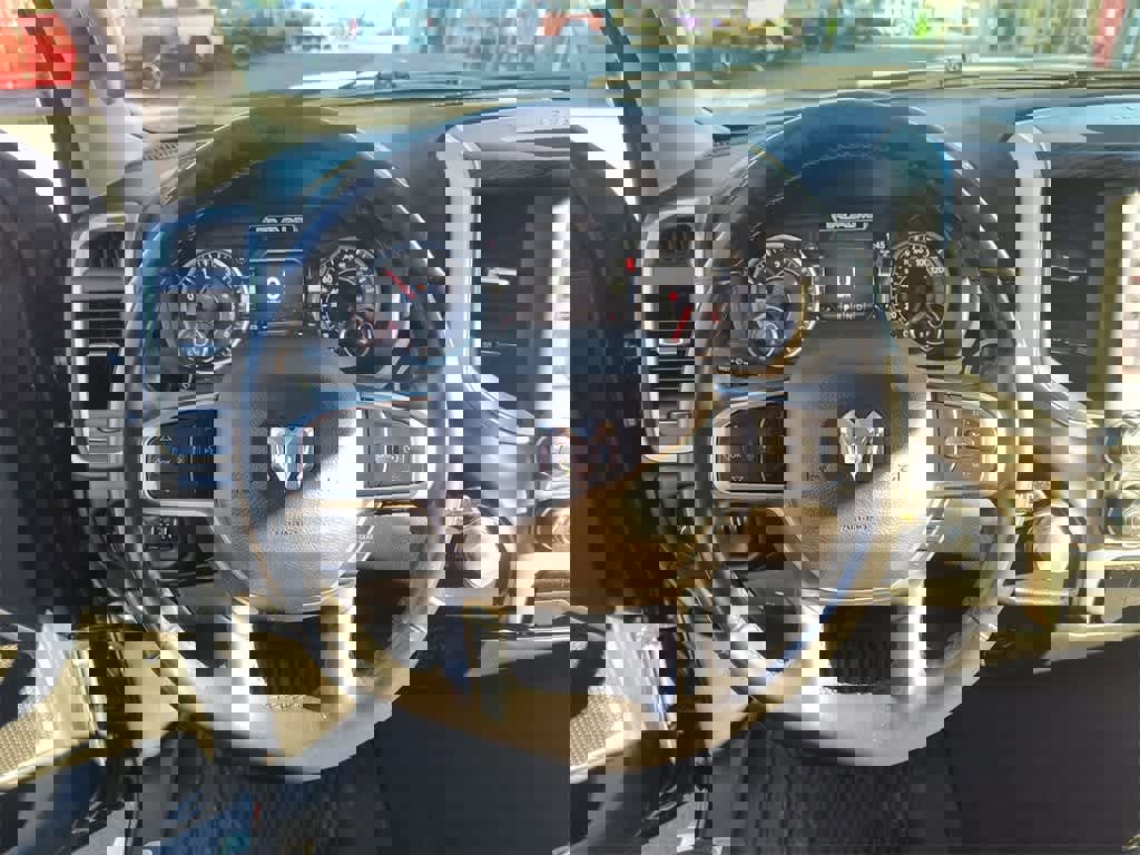 Used 2019 RAM 1500 Laramie image 14