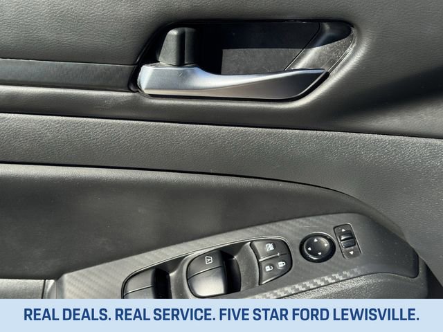 Used 2024 Nissan Altima 2.5 SV image 24