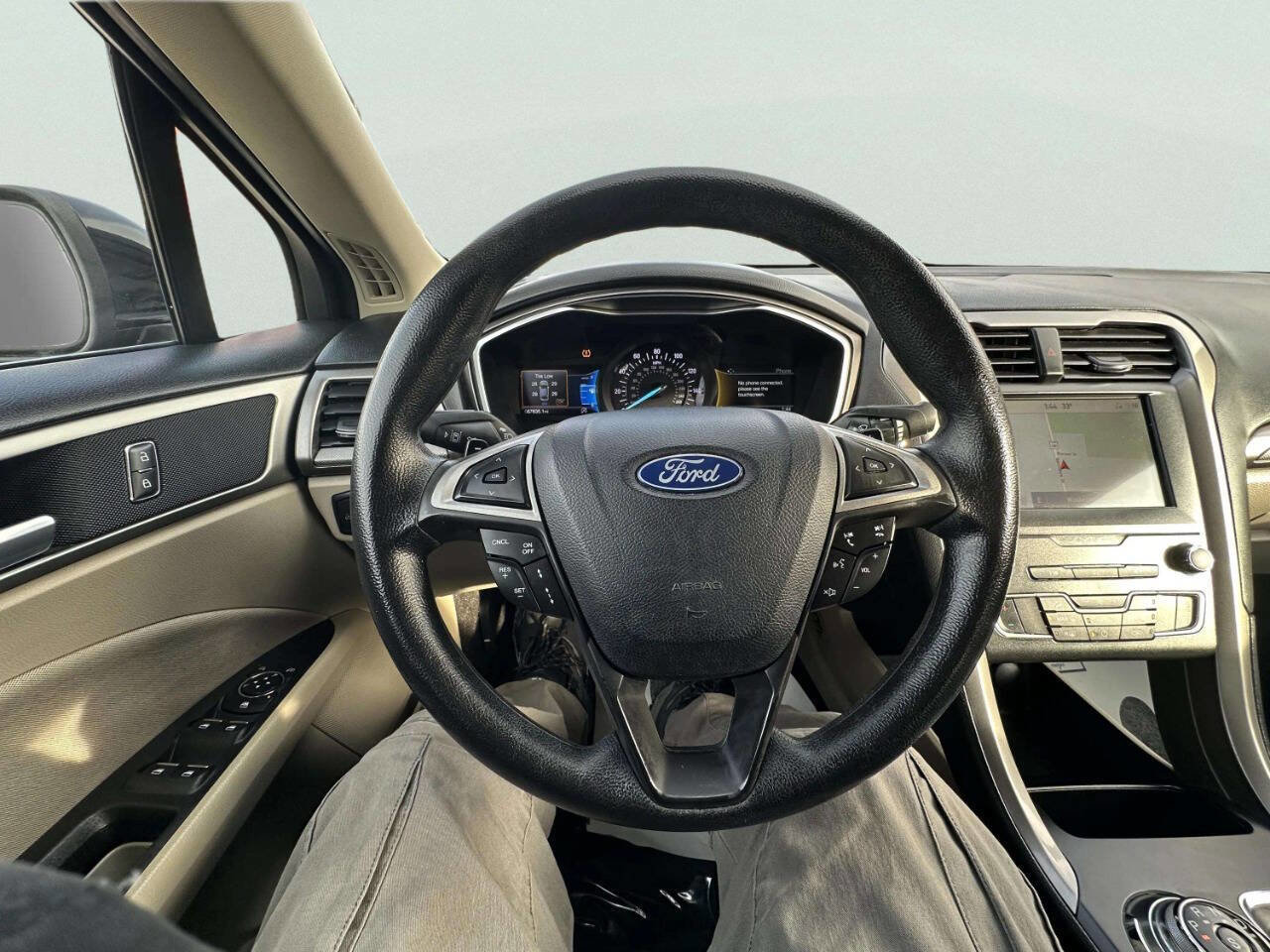 Used 2019 Ford Fusion SE image 16