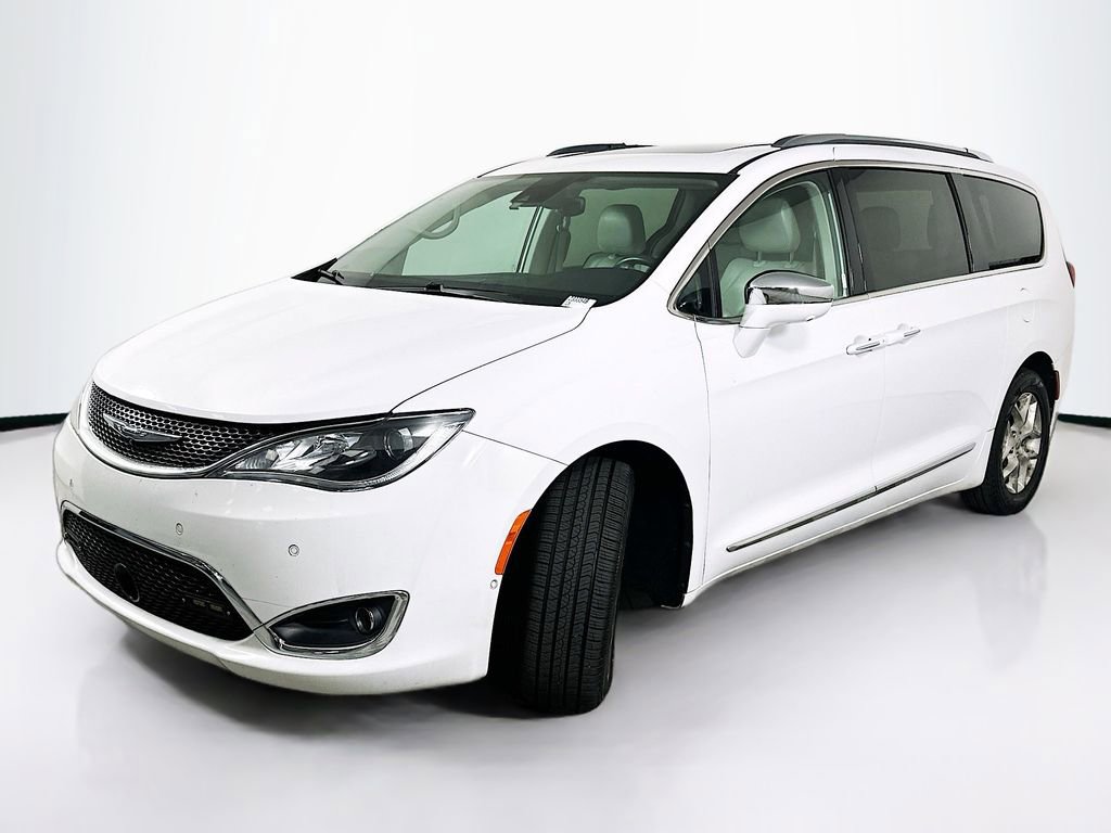 Used 2017 Chrysler Pacifica Limited w/ UConnect Theater Package FWD image 2
