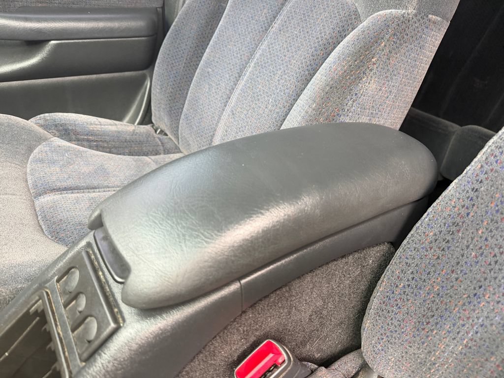 Used 2001 Chevrolet Blazer LT AWD/4WD image 25