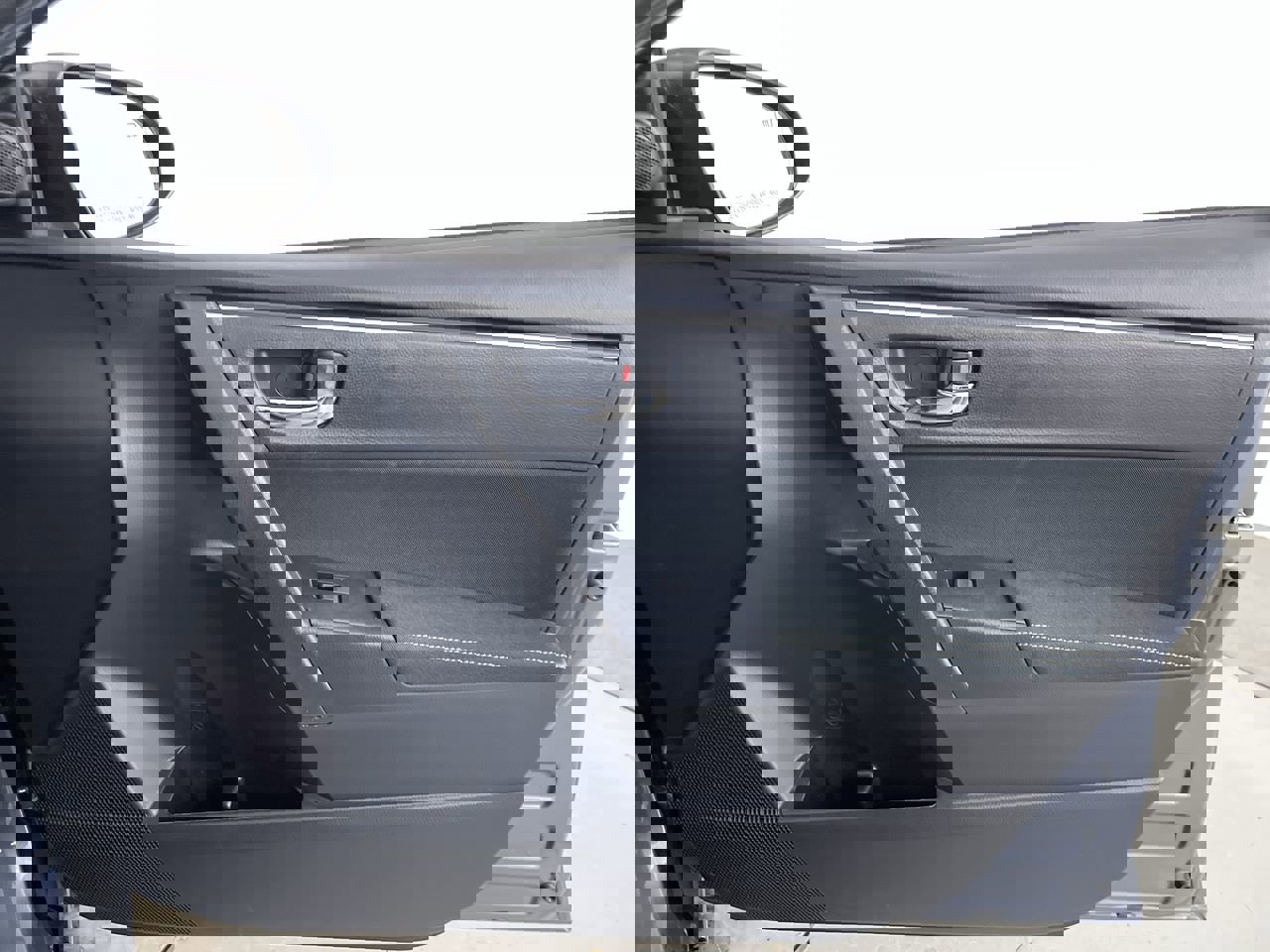 Used 2018 Toyota Corolla LE image 21