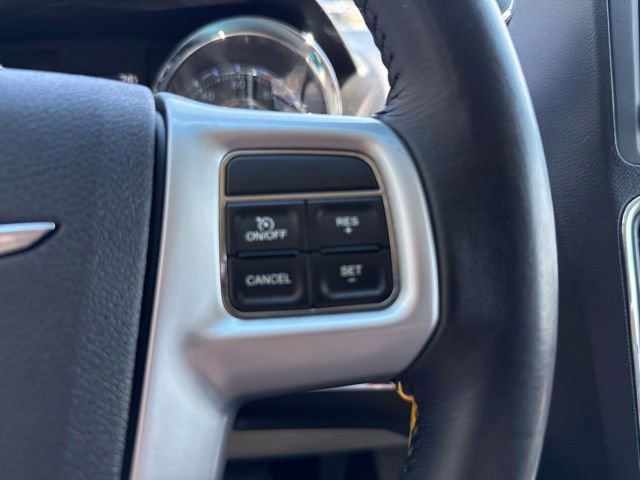 Used 2012 Chrysler Town & Country Touring w/ Entertainment Group #1 FWD image 14