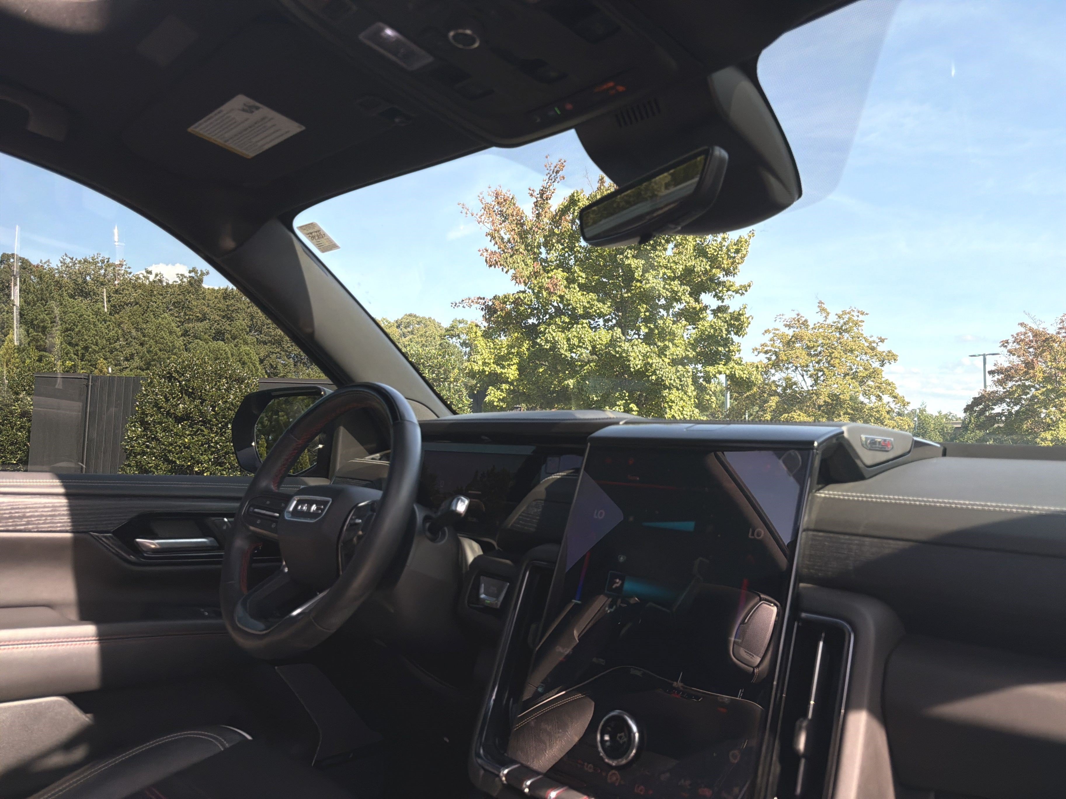 Used 2025 GMC Yukon AT4 Ultimate AWD/4WD image 6