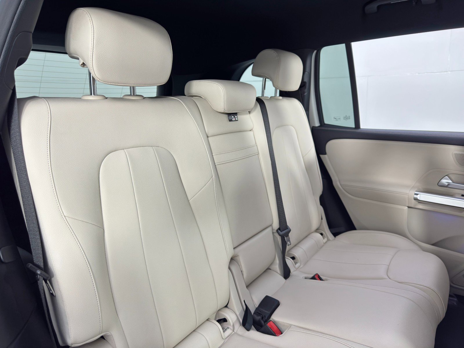 Used 2023 Mercedes-Benz EQB 250+ EQB 250+ w/ Exclusive Package image 40