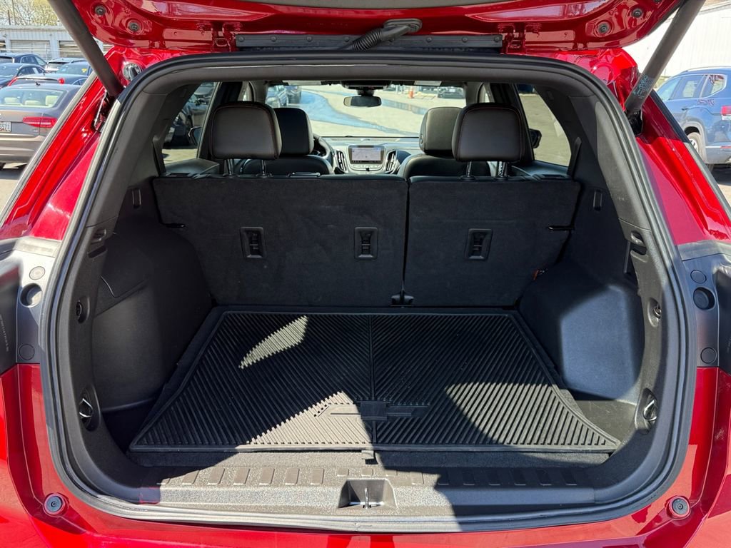 Used 2022 Chevrolet Equinox RS w/ RS Leather Package image 26
