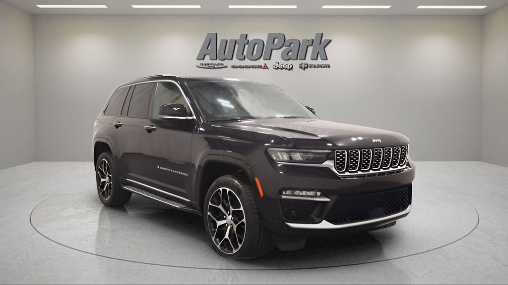Certified 2022 Jeep Grand Cherokee Summit AWD/4WD image 2