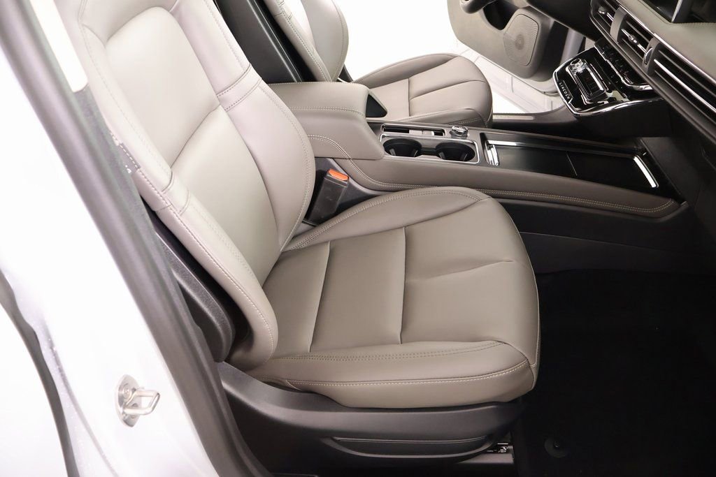 New 2026 Lincoln Corsair Premiere image 14