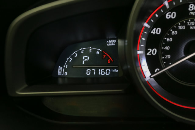 Used 2015 MAZDA MAZDA3 i Touring w/ Technology Package FWD image 31